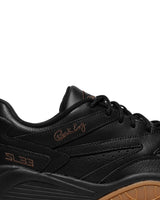 SL33 Black/Gum